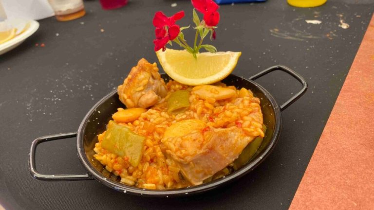 Team building paellas 5 1024x576 1 768x432