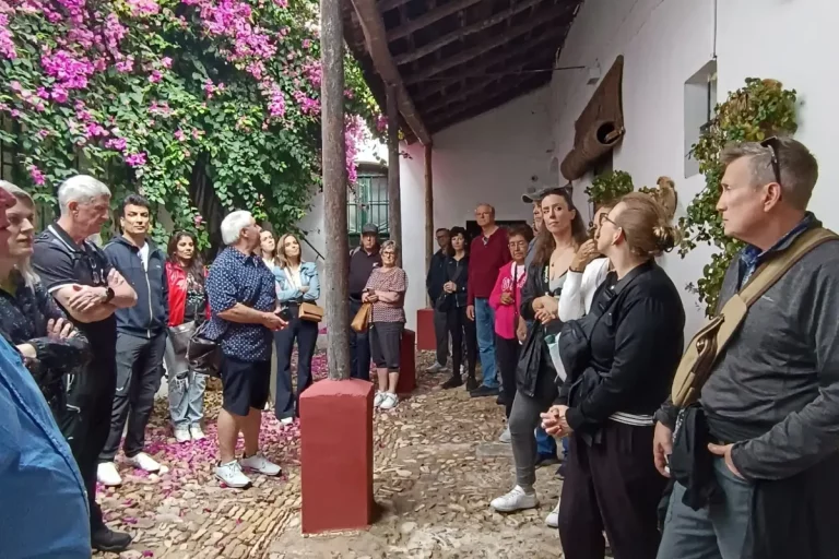 patio interior bodegas halcon lebrija sevilla visita guiada naturanda 1 768x512