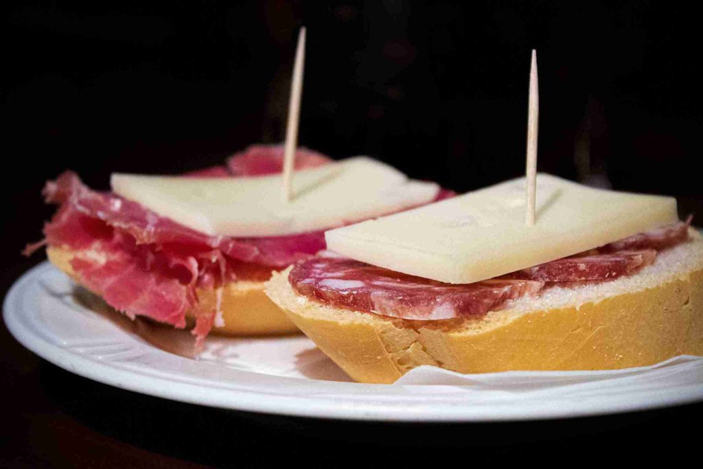 pincho-origen-del-tapeo